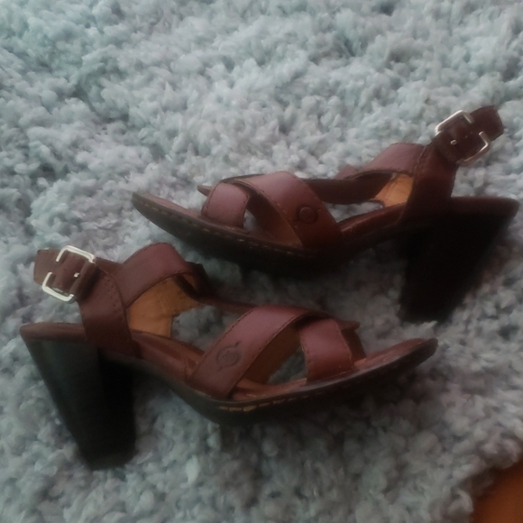 Born sandles - Picture 2 of 4